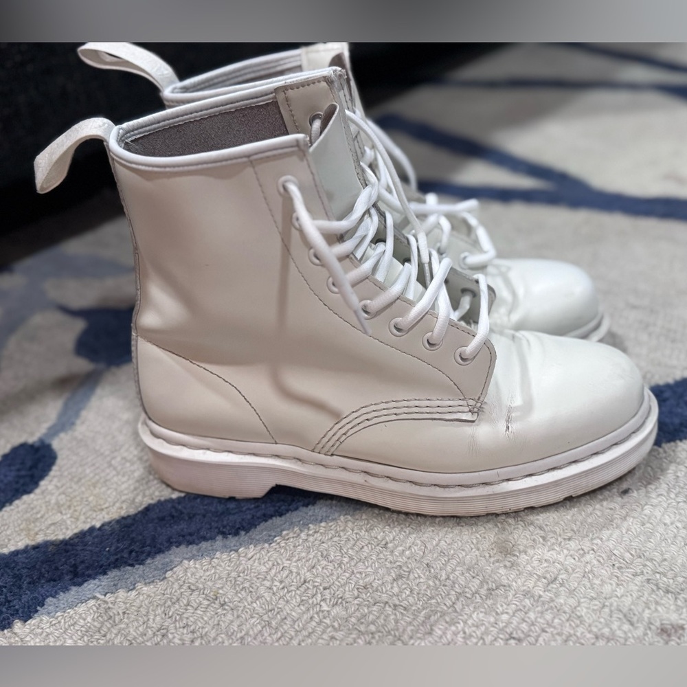 Dr. Marten - Picture 1 of 10